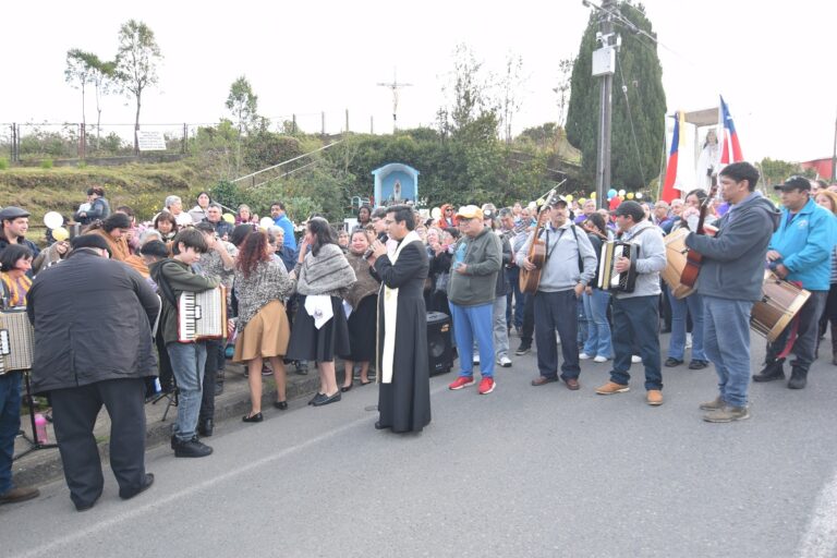 Con fe y devoción, Achao acompañó a la Virgen del Carmen